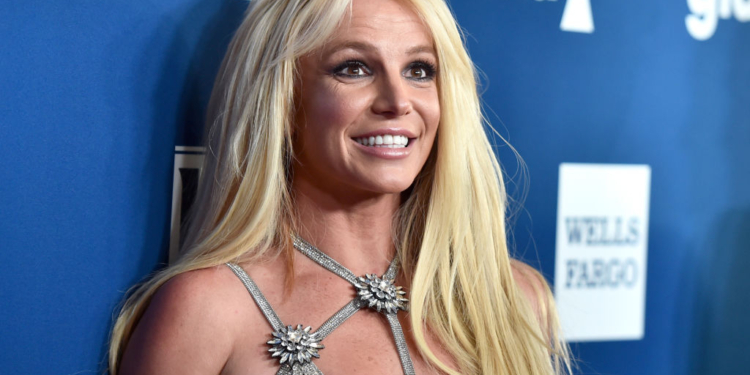 Britney Spears Enters Rehab After DUI Arrest