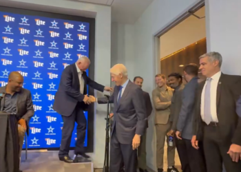Bill Clinton Surprises Cowboys Presser as Jerry Jones Nearly Falls Off Stage