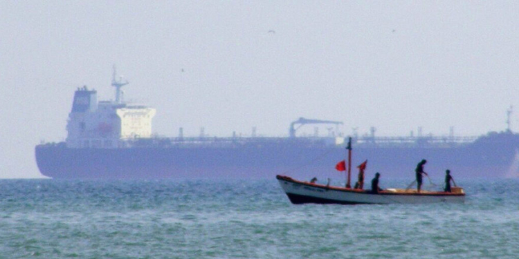 Are Chinese Ships Running Trump’s Hormuz Blockade?