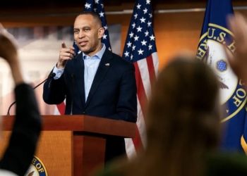 Ron DeSantis Steps To Hakeem Jeffries’ Redistricting Challenge