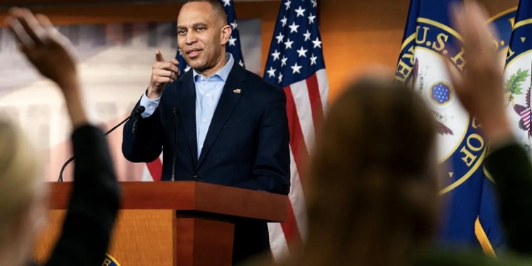 Ron DeSantis Steps To Hakeem Jeffries’ Redistricting Challenge