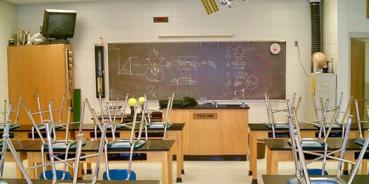 School Officer Stops Armed Teenager Before He Enters Building