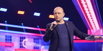 Trump Endorses Ex-Fox News Host For Governor’s Race