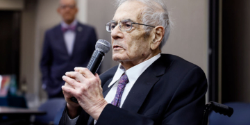 Former Rep Barney Frank Dies at 86