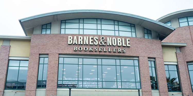 Barnes & Noble CEO Addresses Stance on AI-Written Books