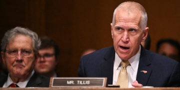 GOP Senator Blasts Hegseth as Iran War Concerns Grow