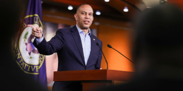 Trump Demands Jeffries Be Charged With ‘Inciting Violence’ 