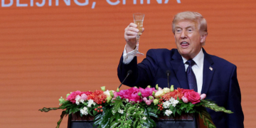 Trump Talks Chinese Railroad Workers, Chinese Restaurants in Toast