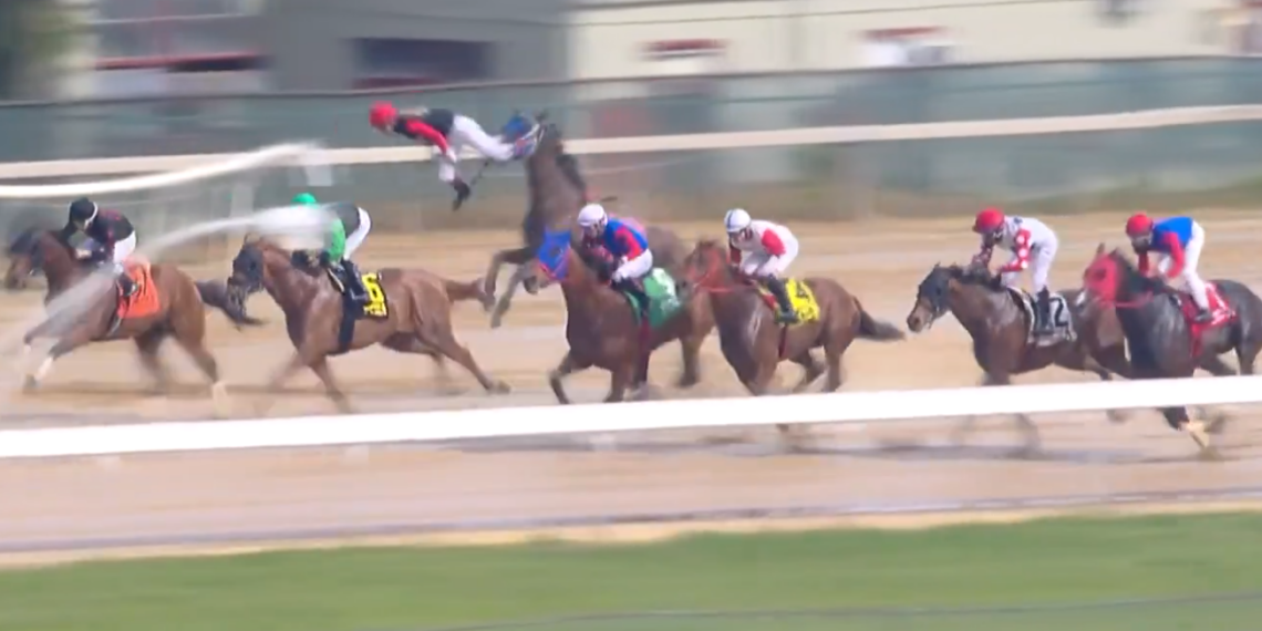 Jockey Cheats Disaster After Mid-Race Launch
