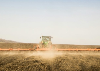 ANGELA HUFFMAN: Pesticide Giants Want Special Treatment In Washington. Farmers Want Their Rights.