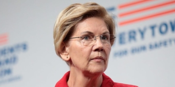 Elizabeth Warren Lambasted For Alleged Role In Killing Beloved Airline Working Class Americans Relied On