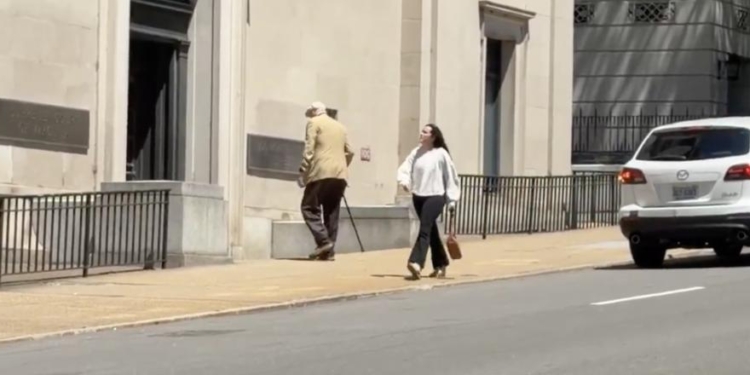 Lone Protester Bravely Defends Gerrymandering By Pacing Angrily In Front Of Virginia Supreme Court