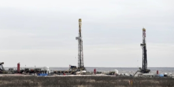 Record Oil Deal’s Benefits Go Beyond Big Business