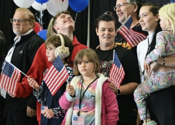 Trump To Allow 10,000 More White South African Refugees