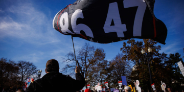 Fed Judge OKs Anti-Trump Message on Flag