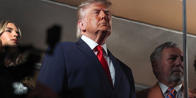 Fans Blame Knicks Loss on ‘Trump Curse’