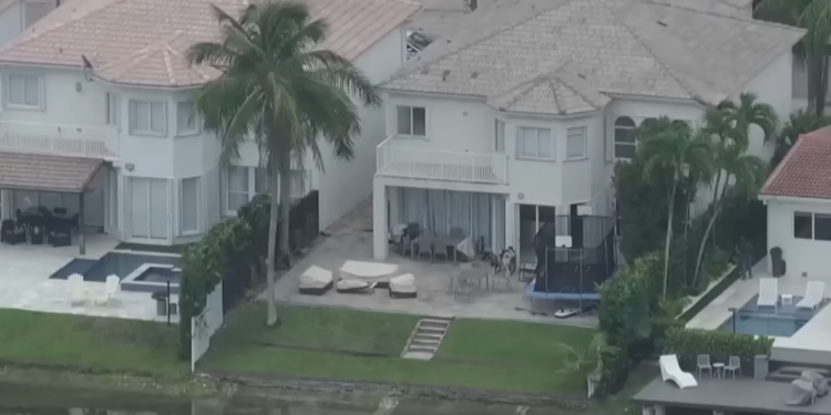 Florida Realtor, Ex-Husband, and 2 Daughters Found Dead in Suspected Murder-Suicide