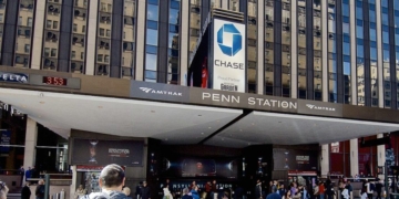 Police Arrest Suspect In Stabbing Six People At Train Station Set To Have Thousands For NBA Finals, World Cup