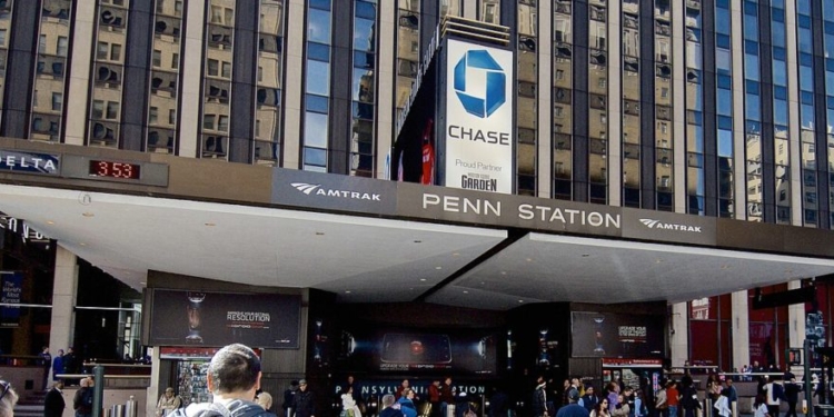 Police Arrest Suspect In Stabbing Six People At Train Station Set To Have Thousands For NBA Finals, World Cup